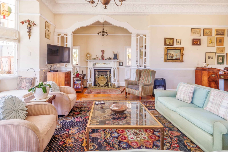 6 Bedroom Property for Sale in Fresnaye Western Cape